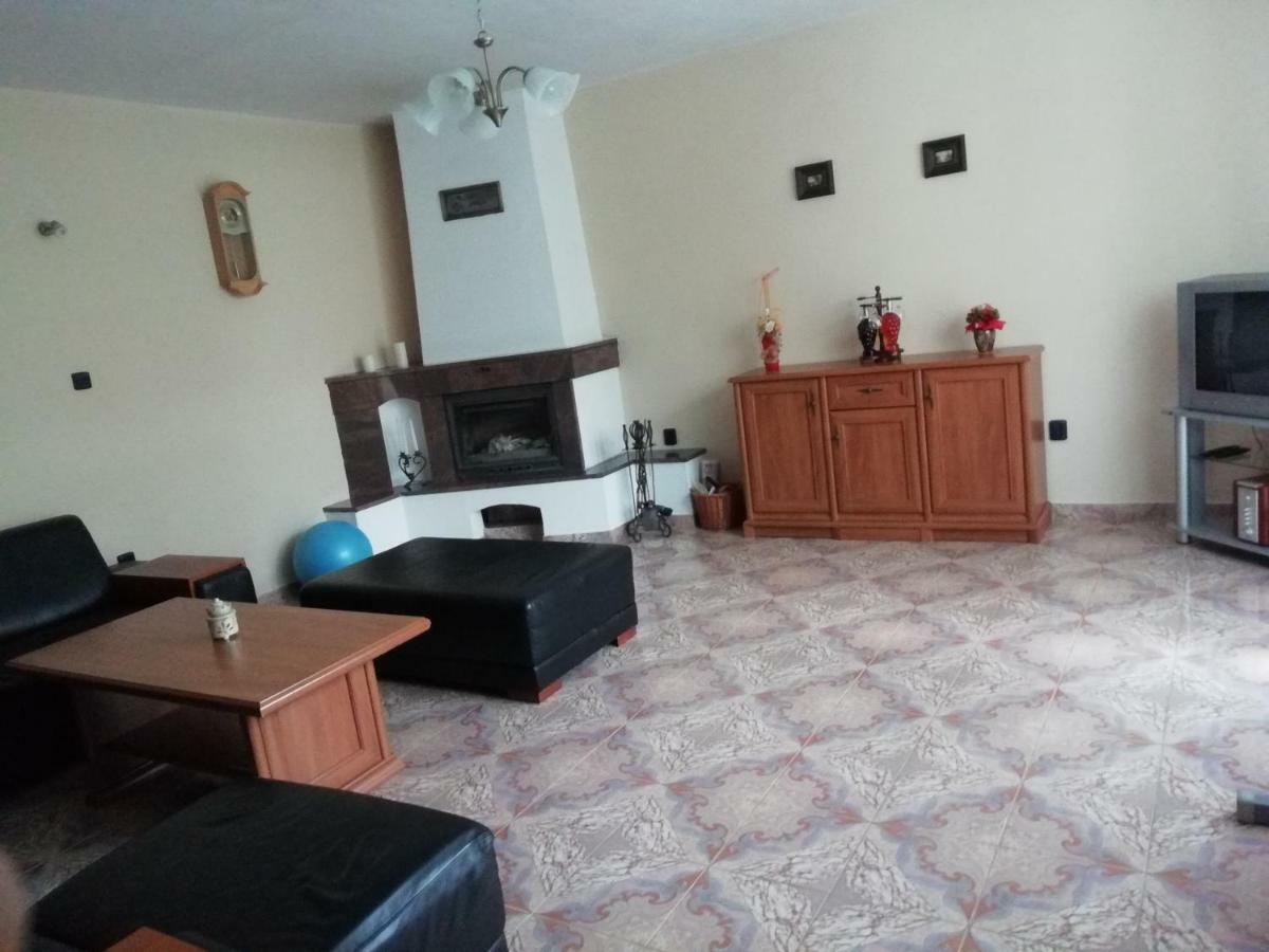 Ferienwohnung Privat Cerenica Belusa Exterior foto